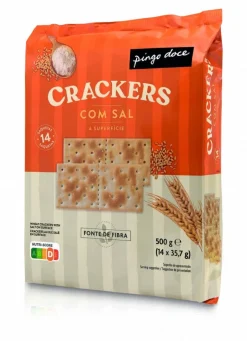 Bolachas Crackers com Sal na Superfície