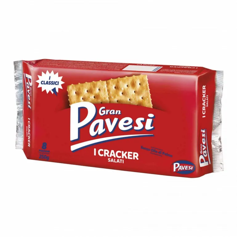 Bolachas Crackers com Sal na Superfície