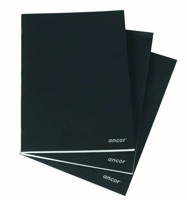 Caderno Agrafado A4 com Capa Preta 80 Folhas Quadriculadas